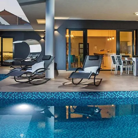 Stylish Near Dubrovnik With A Swimming Pool 别墅 *