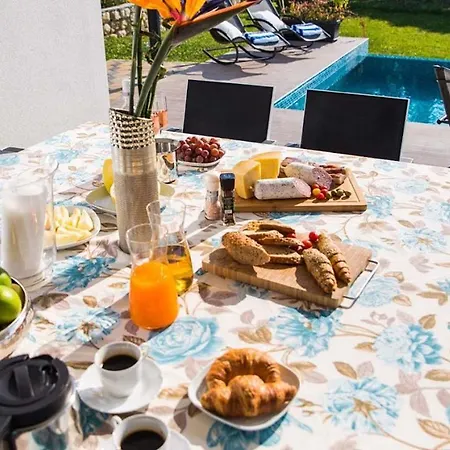 别墅 Stylish Near Dubrovnik With A Swimming Pool *