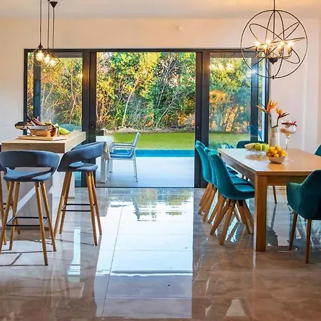 Stylish Near Dubrovnik With A Swimming Pool 빌라