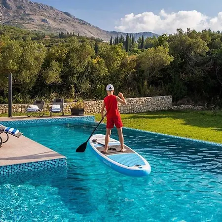 Stylish Near Dubrovnik With A Swimming Pool 빌라 믈리니
