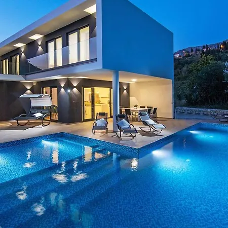 빌라 Stylish Near Dubrovnik With A Swimming Pool 믈리니