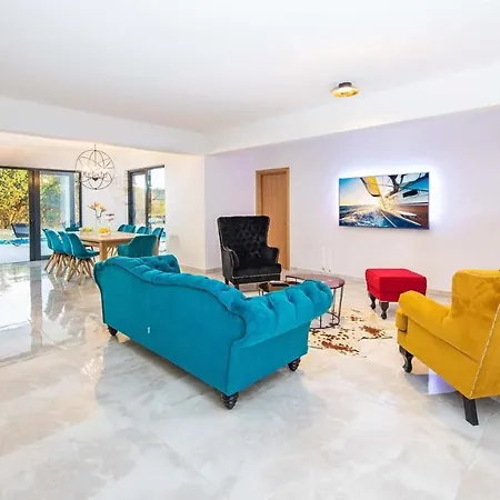 Stylish Near Dubrovnik With A Swimming Pool 빌라 *
